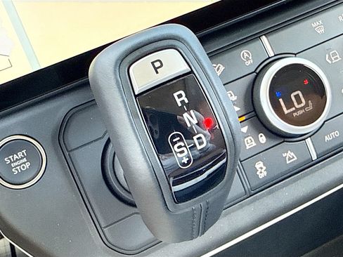 New 2026 Land Rover Defender 110 X-Dynamic SE AWD/4WD image 29