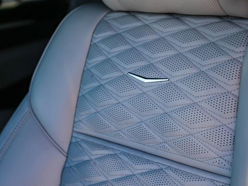 Used 2025 Cadillac Escalade ESV Sport Platinum w/ LPO, Floor Liner Package AWD/4WD image 23