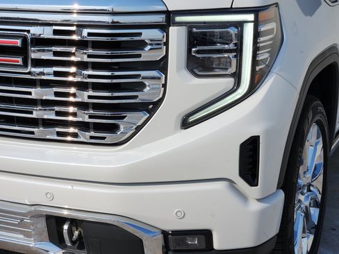 Used 2023 GMC Sierra 1500 Denali w/ Denali Reserve Package AWD/4WD image 11