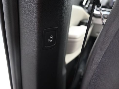 Used 2024 Kia Carnival SX Prestige FWD image 10