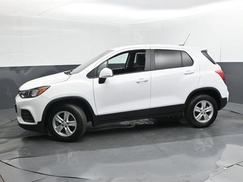 Used 2020 Chevrolet Trax LS w/ Tint and Cruise Package AWD/4WD image 24