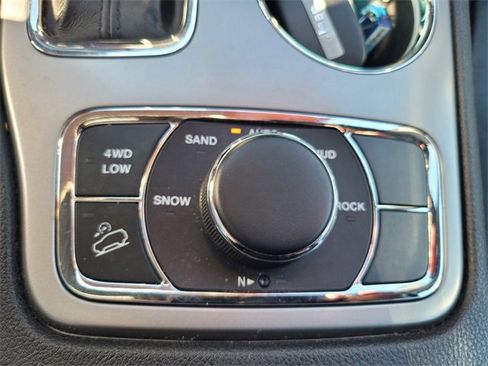 Used 2022 Jeep Grand Cherokee Laredo X image 26