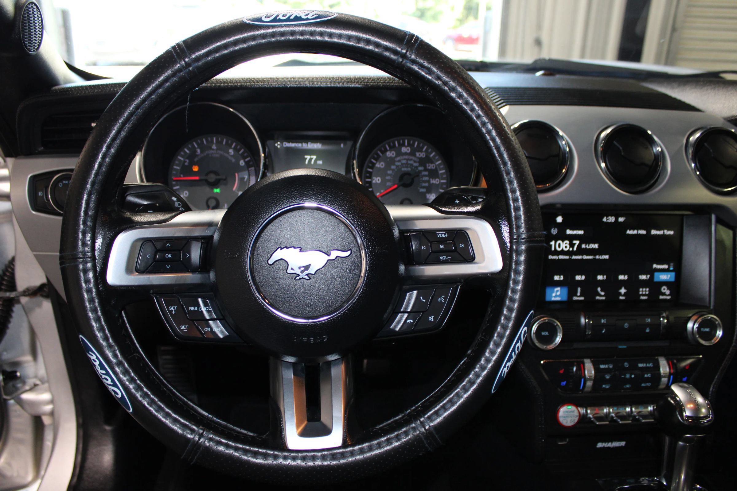 Used 2016 Ford Mustang Convertible RWD image 11