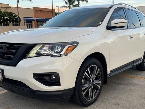 Used 2017 Nissan Pathfinder Platinum AWD/4WD image 1