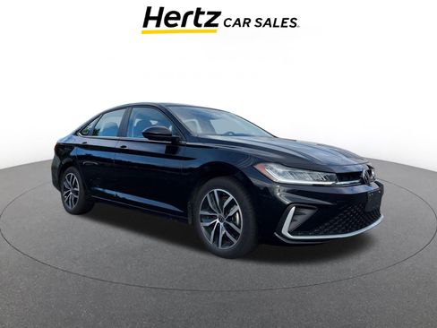 Used 2025 Volkswagen Jetta SE image 1