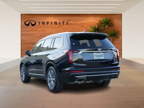 Used 2022 Cadillac XT6 Premium Luxury w/ Technology Package image 5