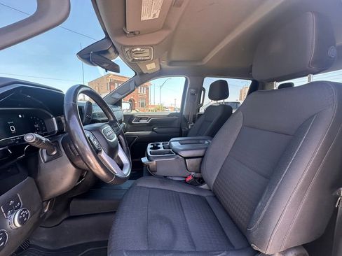 Used 2022 GMC Sierra 1500 Elevation w/ LPO, Elevation Black Package image 12