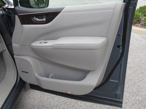 Used 2011 Nissan Quest SL w/ Bose Pkg image 32