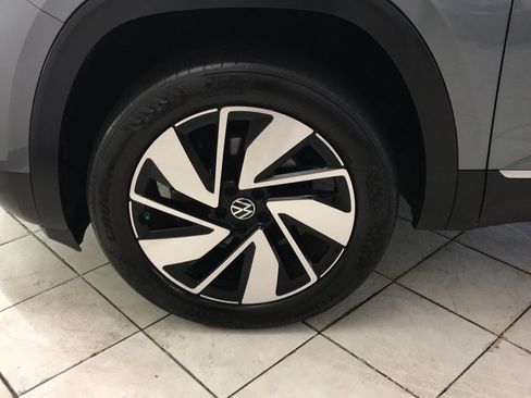 Used 2024 Volkswagen Atlas SEL AWD/4WD image 7