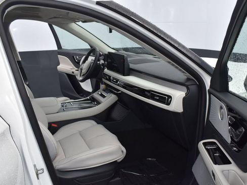 New 2026 Lincoln Aviator Reserve w/ Luxury Package AWD/4WD image 16