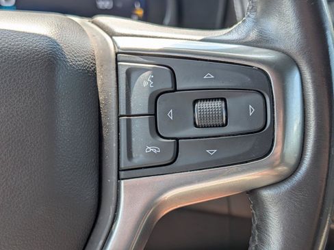 Used 2022 Chevrolet Suburban LT AWD/4WD image 25