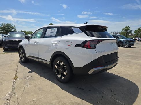New 2026 Kia Sportage LX FWD image 6