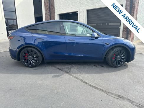 Used 2023 Tesla Model Y Performance AWD/4WD image 8