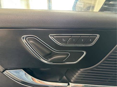 Used 2022 Lincoln Corsair AWD w/ Equipment Group 101A image 25