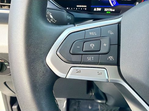 Used 2023 Volkswagen Taos SE w/ Panoramic Sunroof Package FWD image 37
