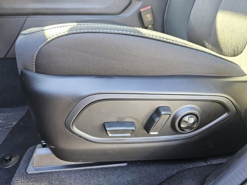 New 2025 Jeep Grand Cherokee L Laredo image 21