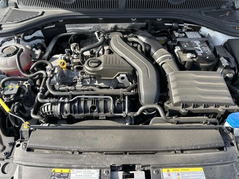 Used 2025 Volkswagen Jetta Sport image 11