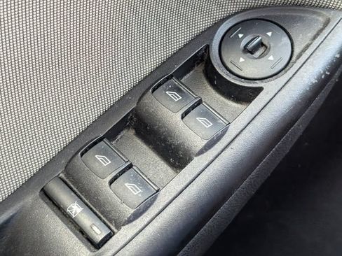 Used 2014 Ford Focus SE FWD image 18