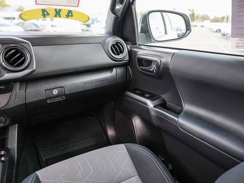 Certified 2023 Toyota Tacoma TRD Off-Road image 5