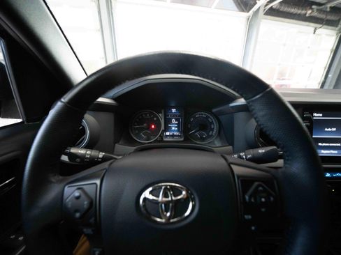 Used 2023 Toyota Tacoma TRD Off-Road image 15