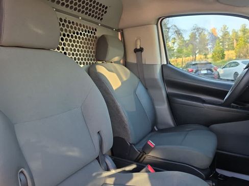 Used 2020 Nissan NV200 S FWD image 23