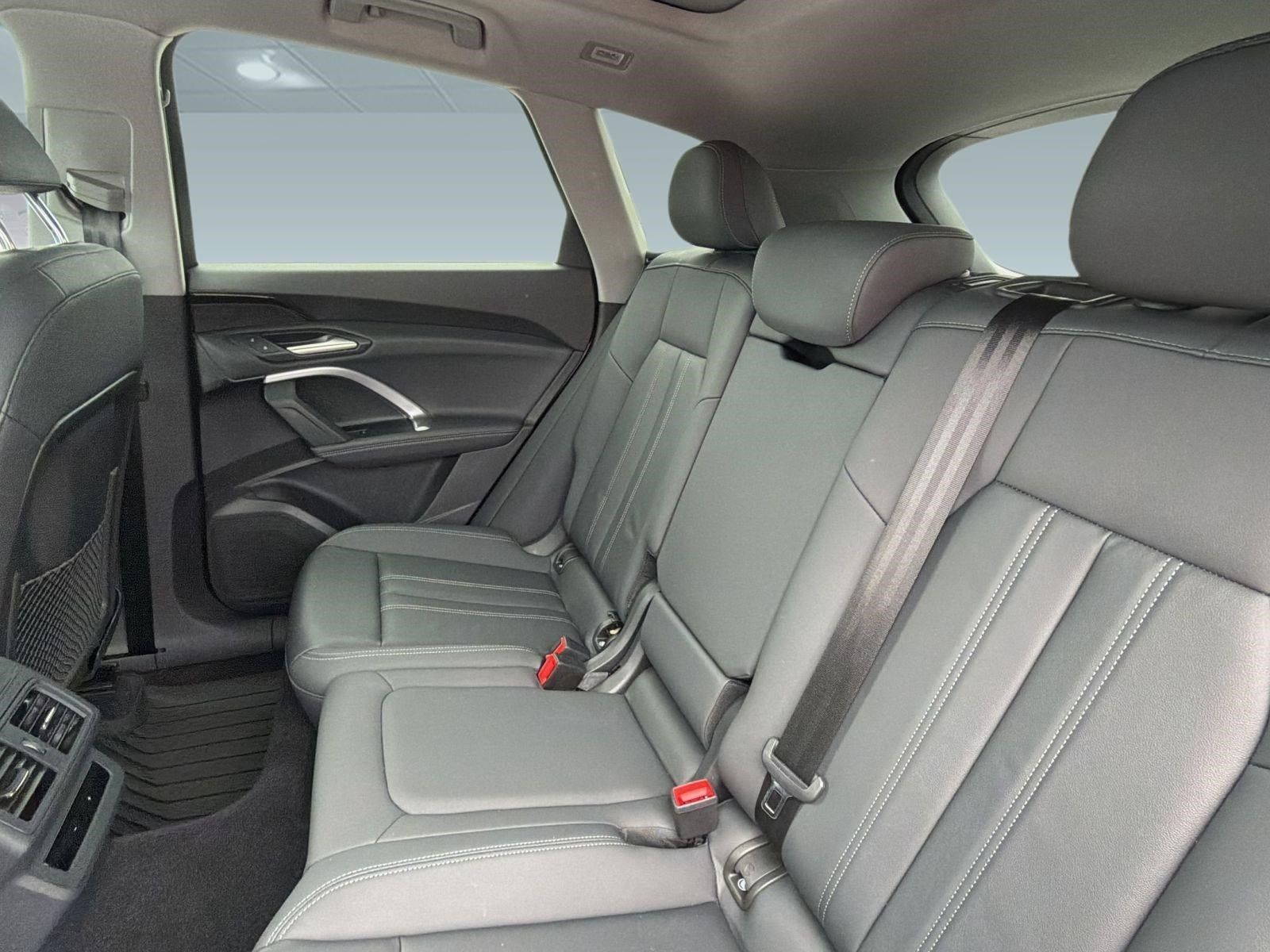 Used 2025 Audi Q5 Premium w/ Convenience Package AWD/4WD image 25