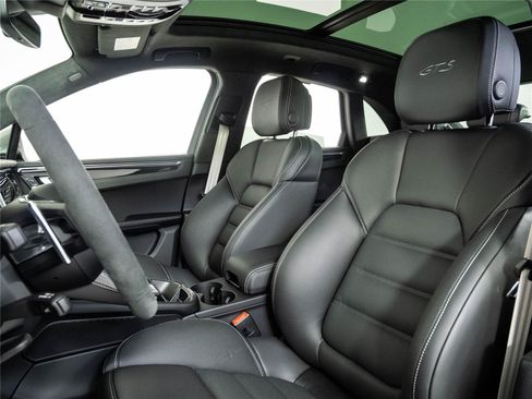 New 2026 Porsche Macan GTS AWD/4WD image 5