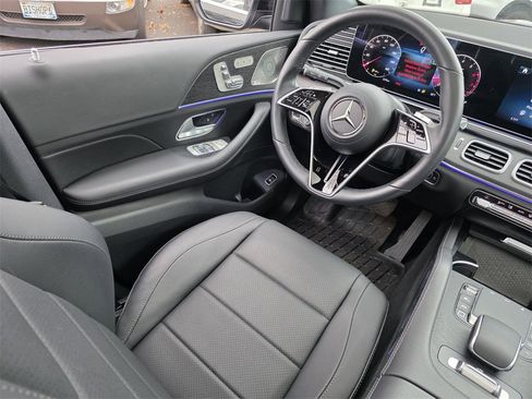 Certified 2025 Mercedes-Benz GLS 450 4MATIC image 28
