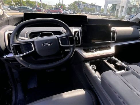 New 2025 Ford Expedition Active RWD image 5
