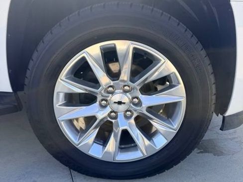 Used 2007 Chevrolet Tahoe LTZ w/ LTZ Preferred Equipment Group RWD image 9