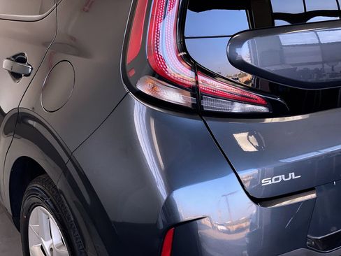 Certified 2023 Kia Soul LX w/ Option Group 015 image 9