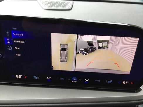 New 2026 Chevrolet Traverse LT w/ Enhanced Driving Package image 17