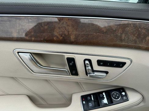 Used 2015 Mercedes-Benz E 400 4MATIC Sedan image 20
