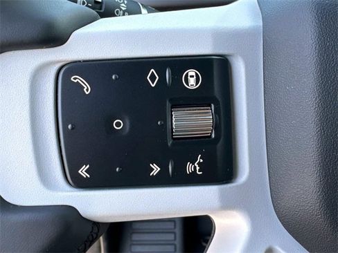 New 2025 Land Rover Defender 130 X-Dynamic SE image 28