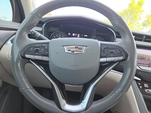 Used 2020 Cadillac XT6 Premium Luxury AWD/4WD image 16