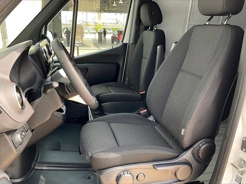 New 2025 Mercedes-Benz Sprinter 2500 image 9
