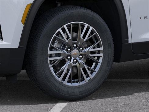 New 2026 Chevrolet Traverse LT w/ Driver Confidence Package image 9