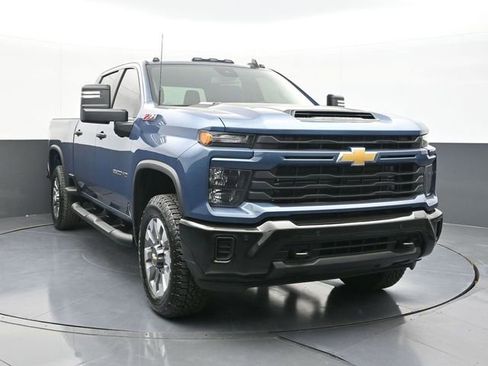 New 2026 Chevrolet Silverado 2500 Custom w/ Custom Value Package AWD/4WD image 15