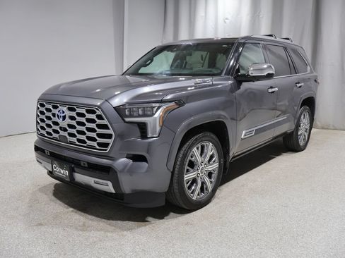 Used 2023 Toyota Sequoia Capstone AWD/4WD image 5