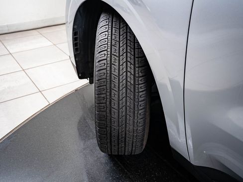 Used 2023 Kia Carnival LX image 37