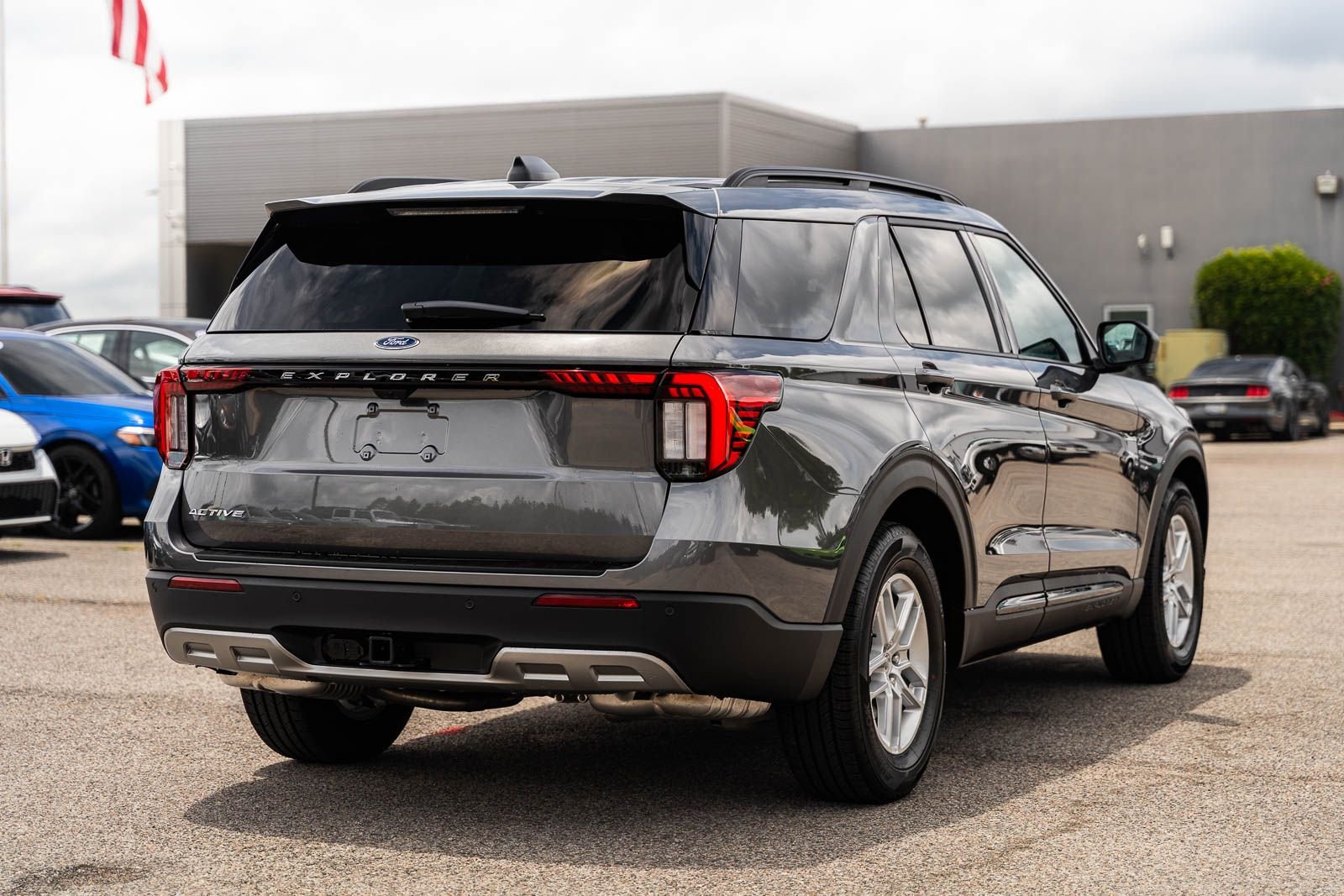 New 2026 Ford Explorer Active w/ Active Comfort Package RWD image 4