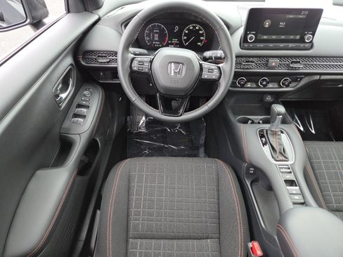 Certified 2025 Honda HR-V Sport image 25