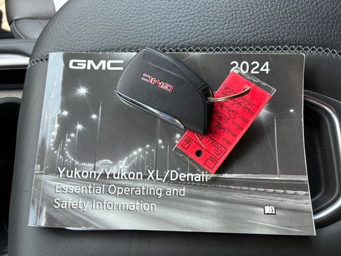Used 2024 GMC Yukon Denali AWD/4WD image 33