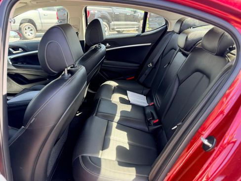 Used 2023 Genesis G70 2.0T RWD image 9