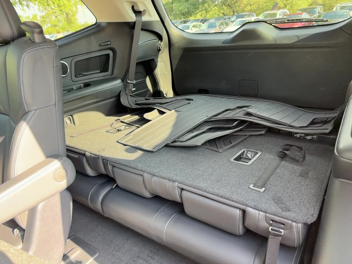 Used 2020 Subaru Ascent Limited w/ Technology Package AWD/4WD image 16