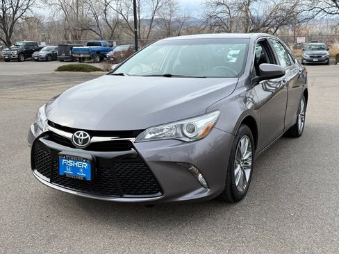 Used 2015 Toyota Camry LE image 8