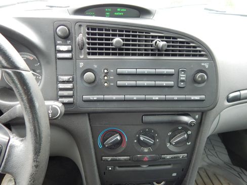 Used 2005 Saab 9-3 Linear image 25