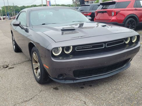 Used 2015 Dodge Challenger SXT image 13