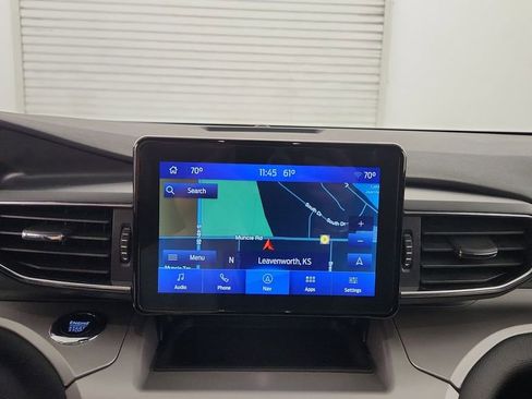 Used 2022 Ford Explorer XLT w/ Equipment Group 202A image 32