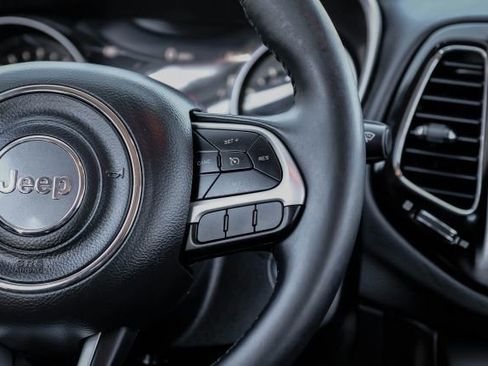 Used 2019 Jeep Compass Altitude image 30